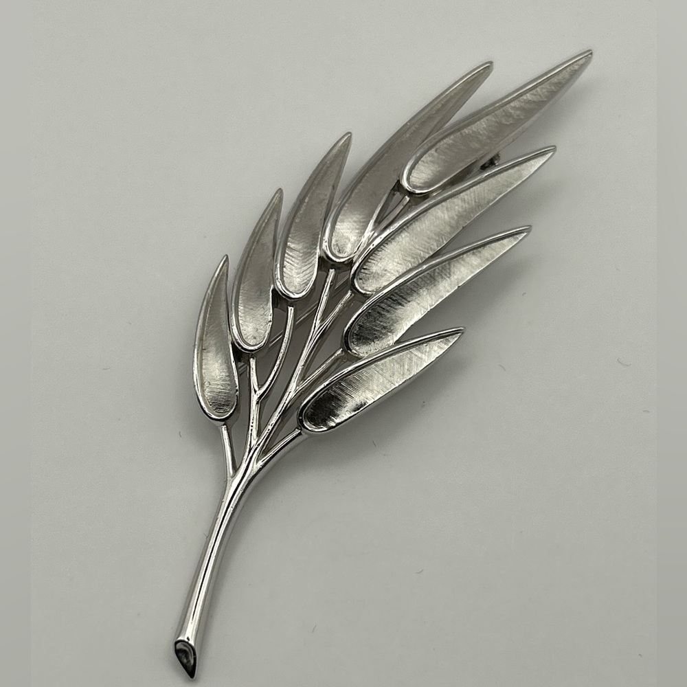 Vintage Crown Trifari Silvertone Palm Frond Brooch